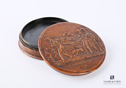 Round boxwood box with carved decoration...