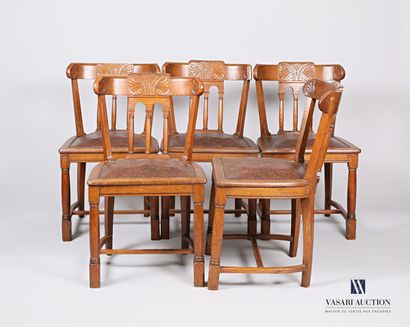 Mobilier de salle à manger en chêne mouluré...