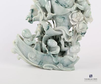 CHINA

Sculpture in hard stone in blue camaieu...