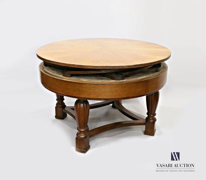 Mobilier de salle à manger en chêne mouluré...