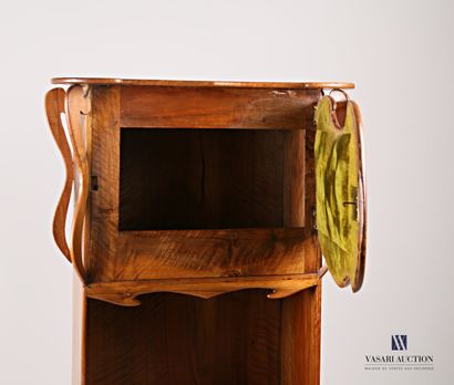 Meuble à hauteur d'appui en bois fruitier...