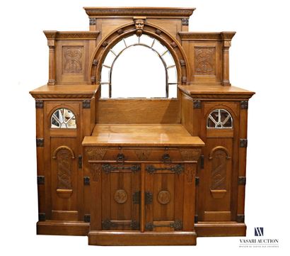 Mobilier de salle à manger en chêne mouluré...