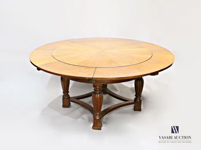 Mobilier de salle à manger en chêne mouluré...