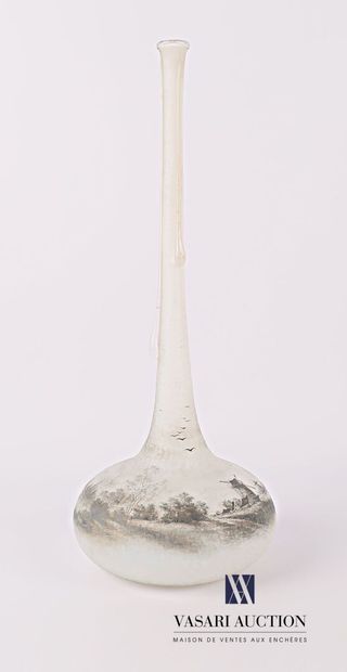 DAUM - Nancy

Vase soliflore en verre givré...
