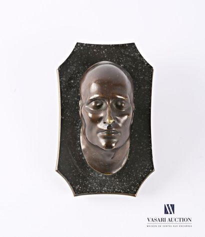 Bronze death mask of Napoleon at Saint Helena,...