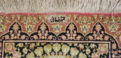 GHOUM

Small silk gallery decorated with...