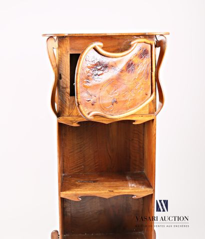 Meuble à hauteur d'appui en bois fruitier...