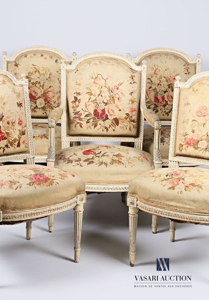 Beige lacquered, carved, moulded and sculpted...