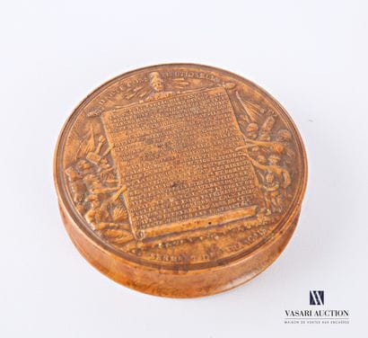 Box in boxwood with carved decoration of...