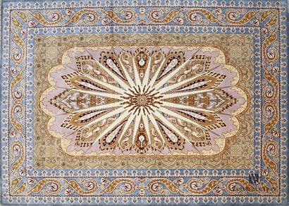 HEREKE

Silk carpet decorated with a large...