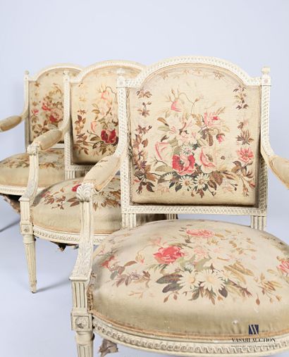 Beige lacquered, carved, moulded and sculpted...