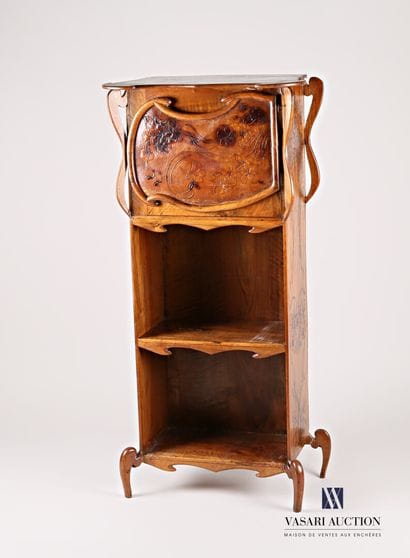 Meuble à hauteur d'appui en bois fruitier...