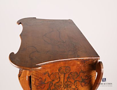 Meuble à hauteur d'appui en bois fruitier...