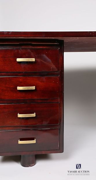 Bureau de milieu en placage d'acajou verni,...
