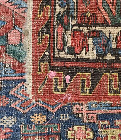 Wool carpet with medallion decoration in...