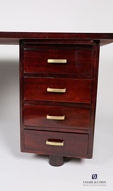Bureau de milieu en placage d'acajou verni,...