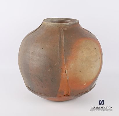 ASTOUL Éric (Né en 1954)

Vase de forme sphérique...