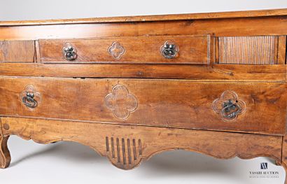 Moulded natural wood chest of drawers, it...