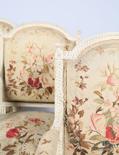 Beige lacquered, carved, moulded and sculpted...