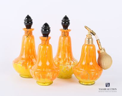 Nécessaire de toilette en verre jaspé dans...