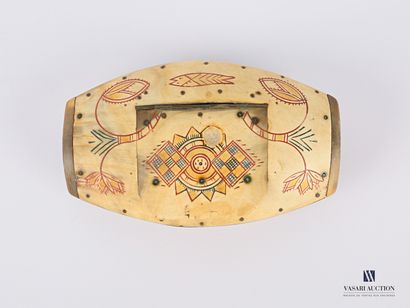 Horn snuffbox in the shape of a shuttle with...