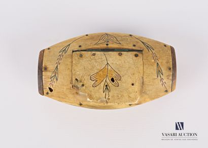 Horn snuffbox in the shape of a shuttle with...