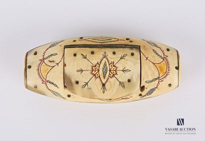 Horn snuffbox in the shape of a shuttle with...