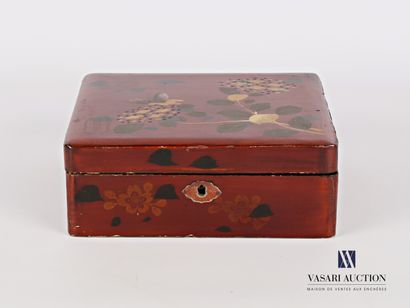 Rectangular box in boiled lacquered cardboard...