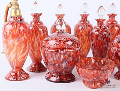 Nécessaire de toilette en verre jaspé dans...