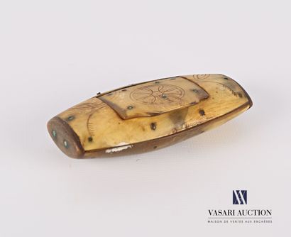 Horn snuffbox in the shape of a shuttle with...