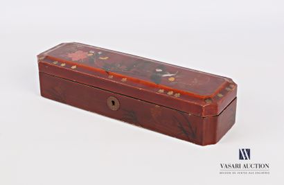 Rectangular glove box with concave corners...
