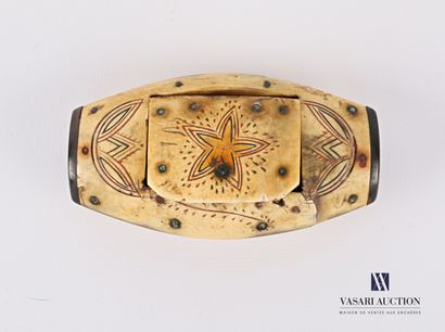 Horn snuffbox in the shape of a shuttle with...