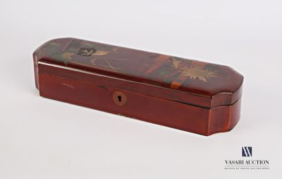 Rectangular glove box with concave corners...