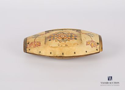 Horn snuffbox in the shape of a shuttle with...