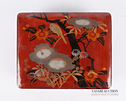 Rectangular box in boiled lacquered cardboard...