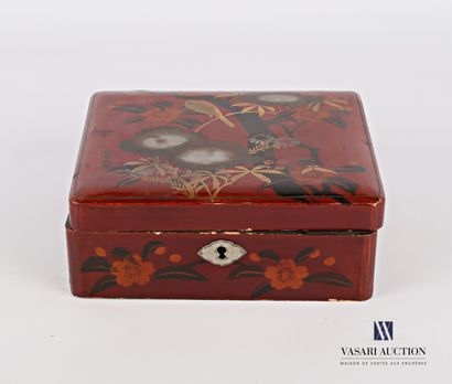 Rectangular box in boiled lacquered cardboard...