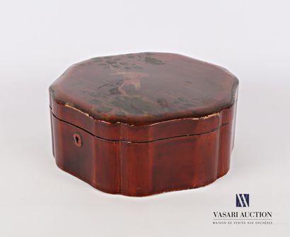 Round box with a moving edge made of boiled...