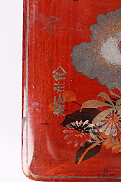 Rectangular box in boiled lacquered cardboard...