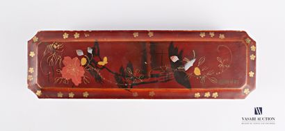 Rectangular glove box with concave corners...