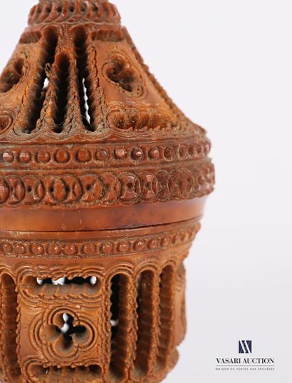 Carved boxwood case in the form of a baluster...