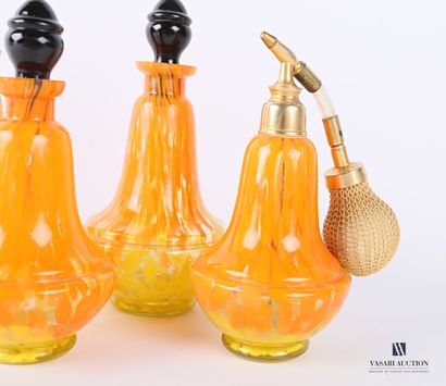Nécessaire de toilette en verre jaspé dans...