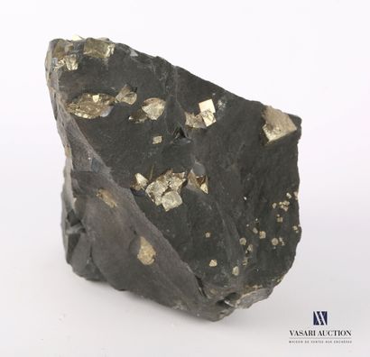Fragment de roche présentant des éclats de...