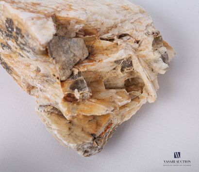 Ensemble d'une cinquantaine de quartz de...