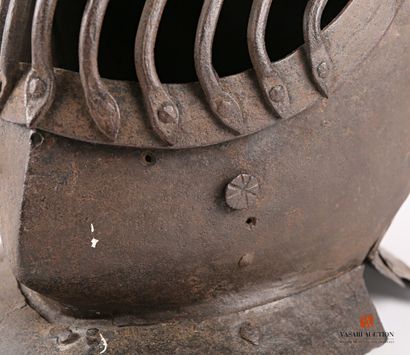 Casque type celata di ferro, casque formé...