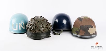 Armée française : casques modèle F1, avec...