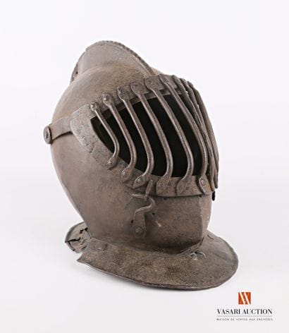 Casque type celata di ferro, casque formé...