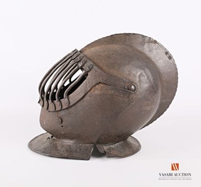 Casque type celata di ferro, casque formé...