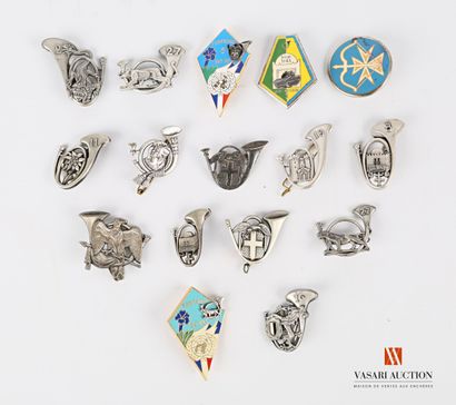 Set of unit badges of the Chasseurs: 2nd...