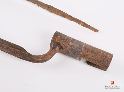 Baïonnette à douille française type 1728,...