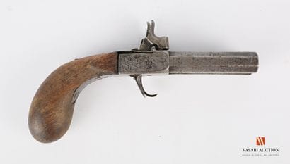 Pistolet à percussion, à coffre et canon...